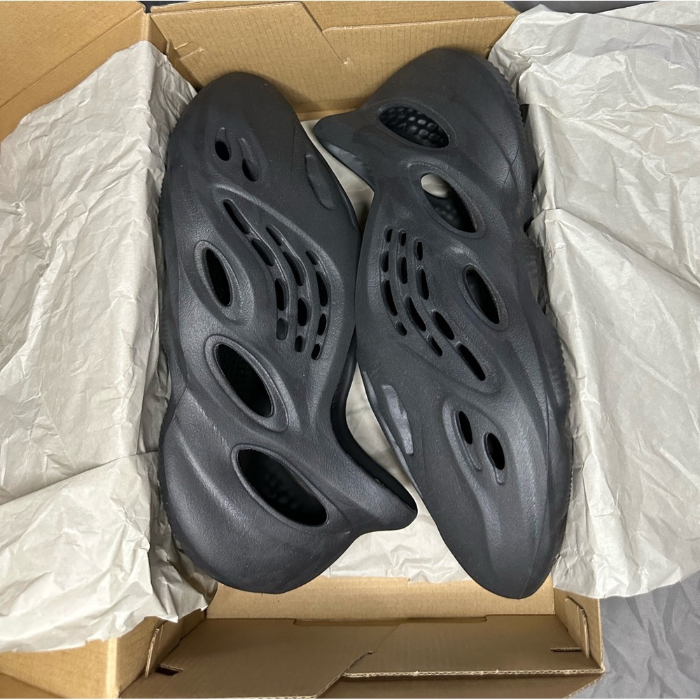 YEEZY FOAM RUNNER ONYX